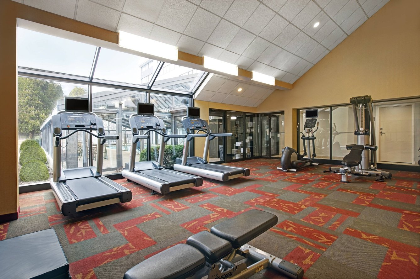 Courtyard Elmhurst fitness center
