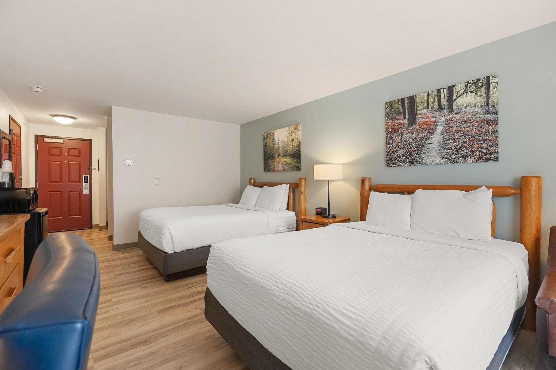 Double queen guest room