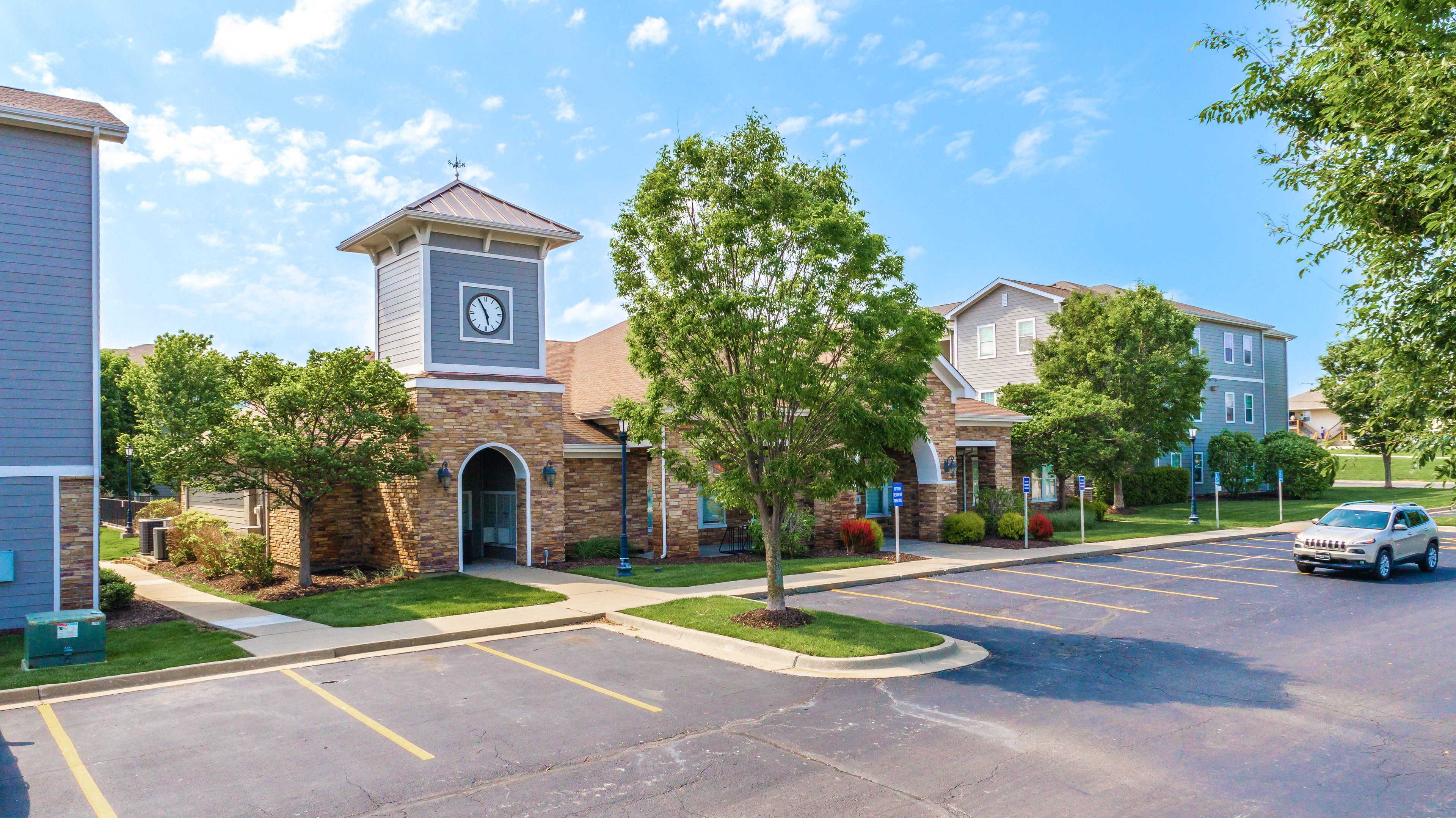 Diamond Club Apartments Revere