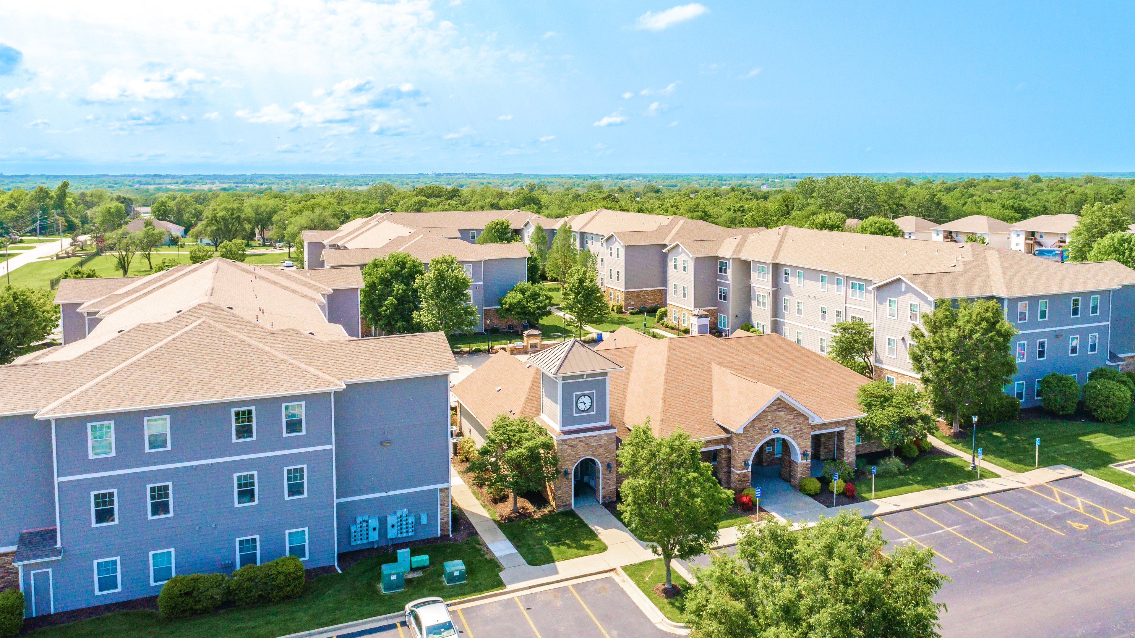 Diamond Club Apartments Revere