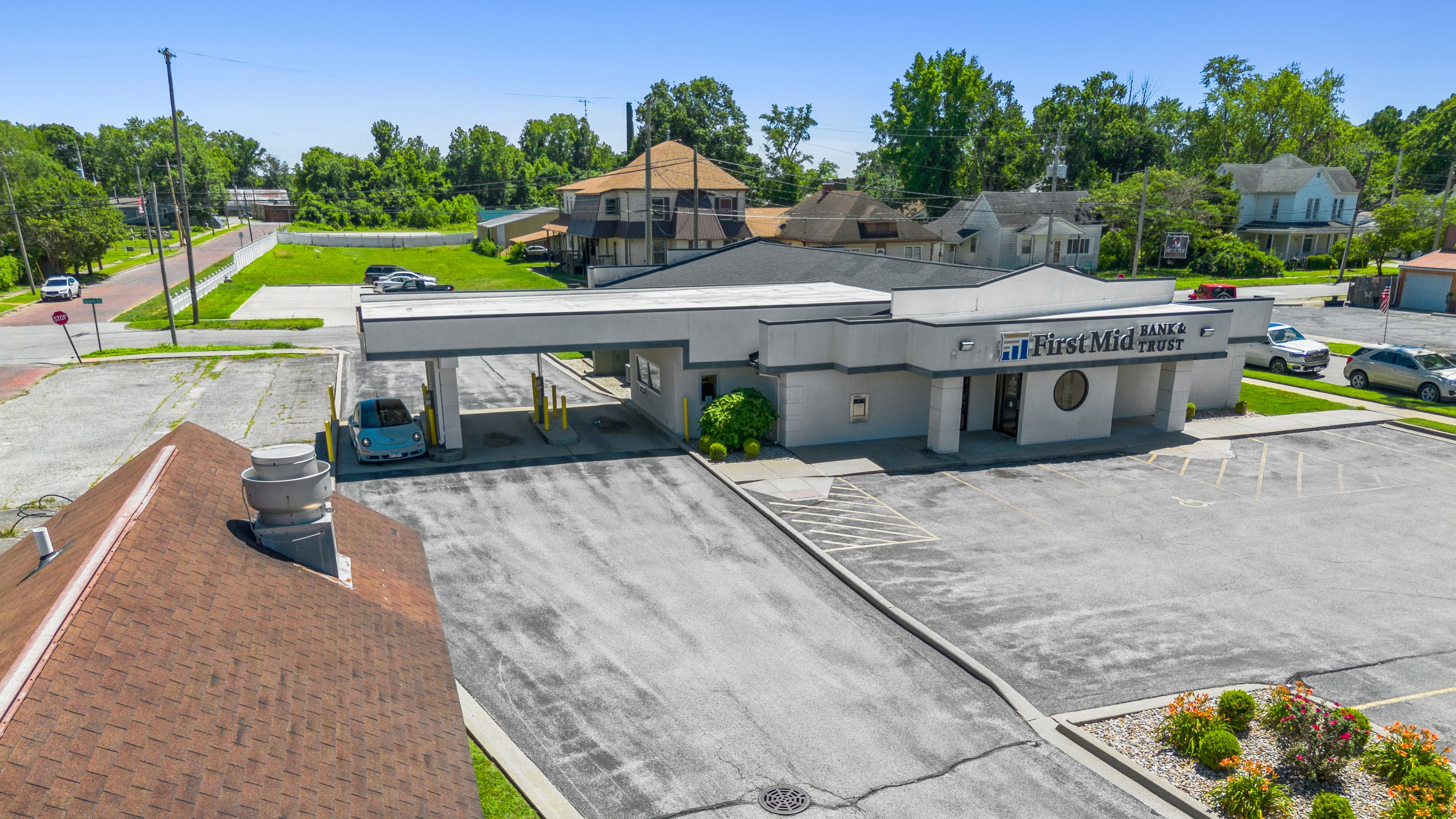 First Mid Bank & Trust | Revere