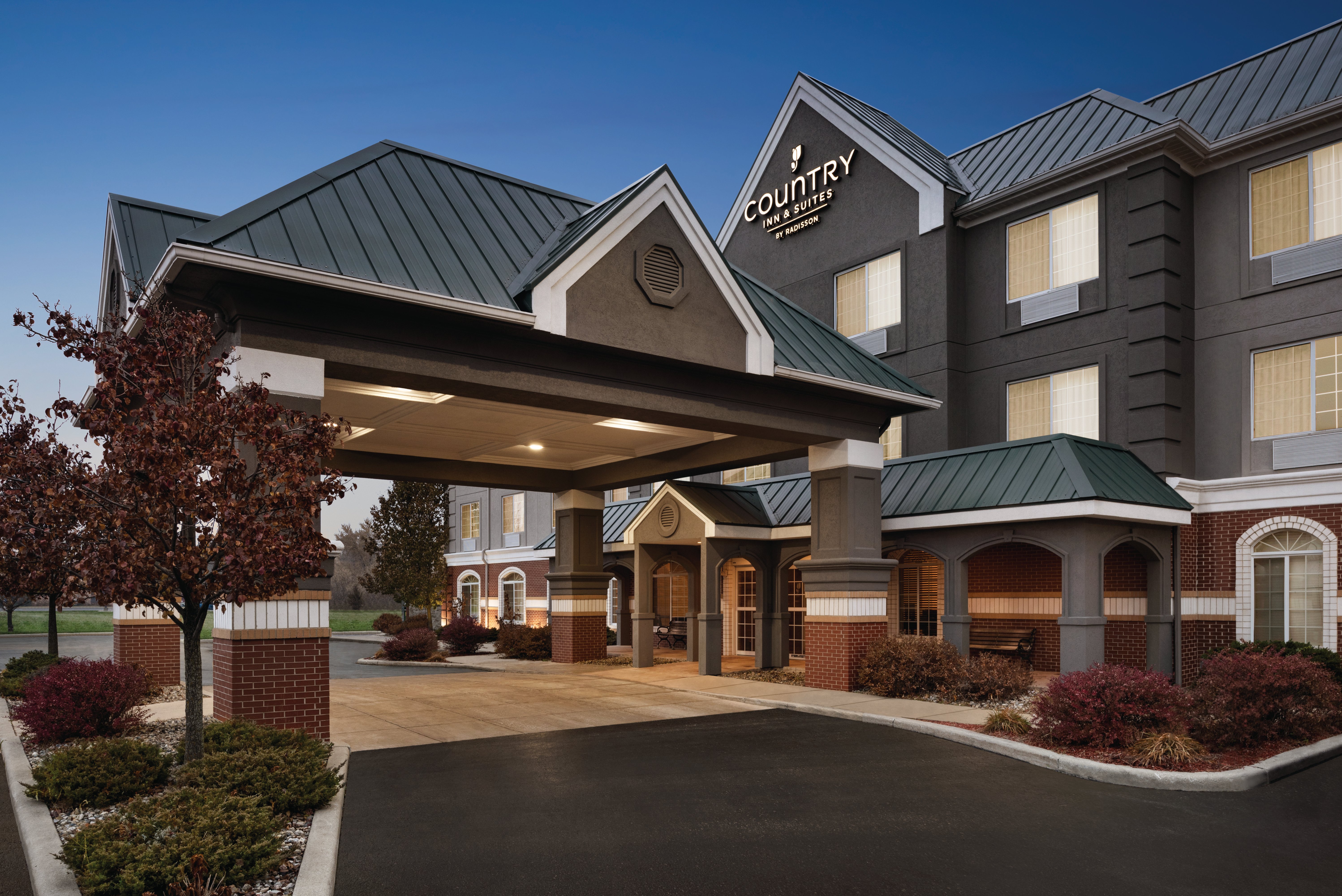 Country Inn & Suites, Michigan City, IN | Data Room | Revere