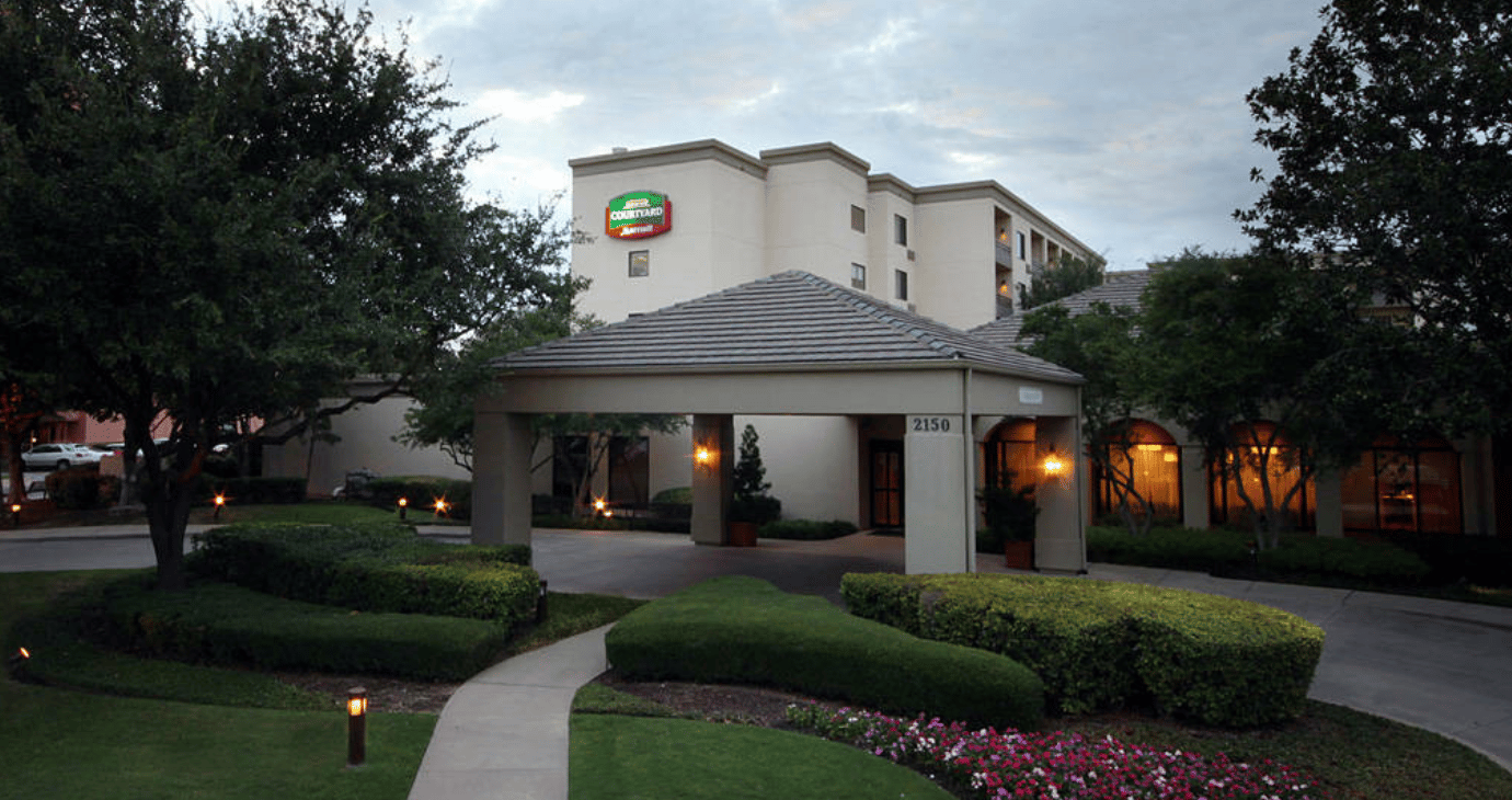 Courtyard Dallas Medical/Market Center | Revere