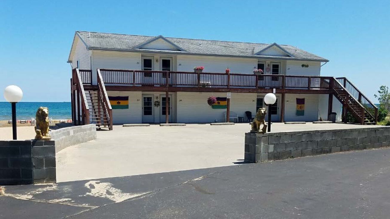 Stefan's R&R Resort | Revere