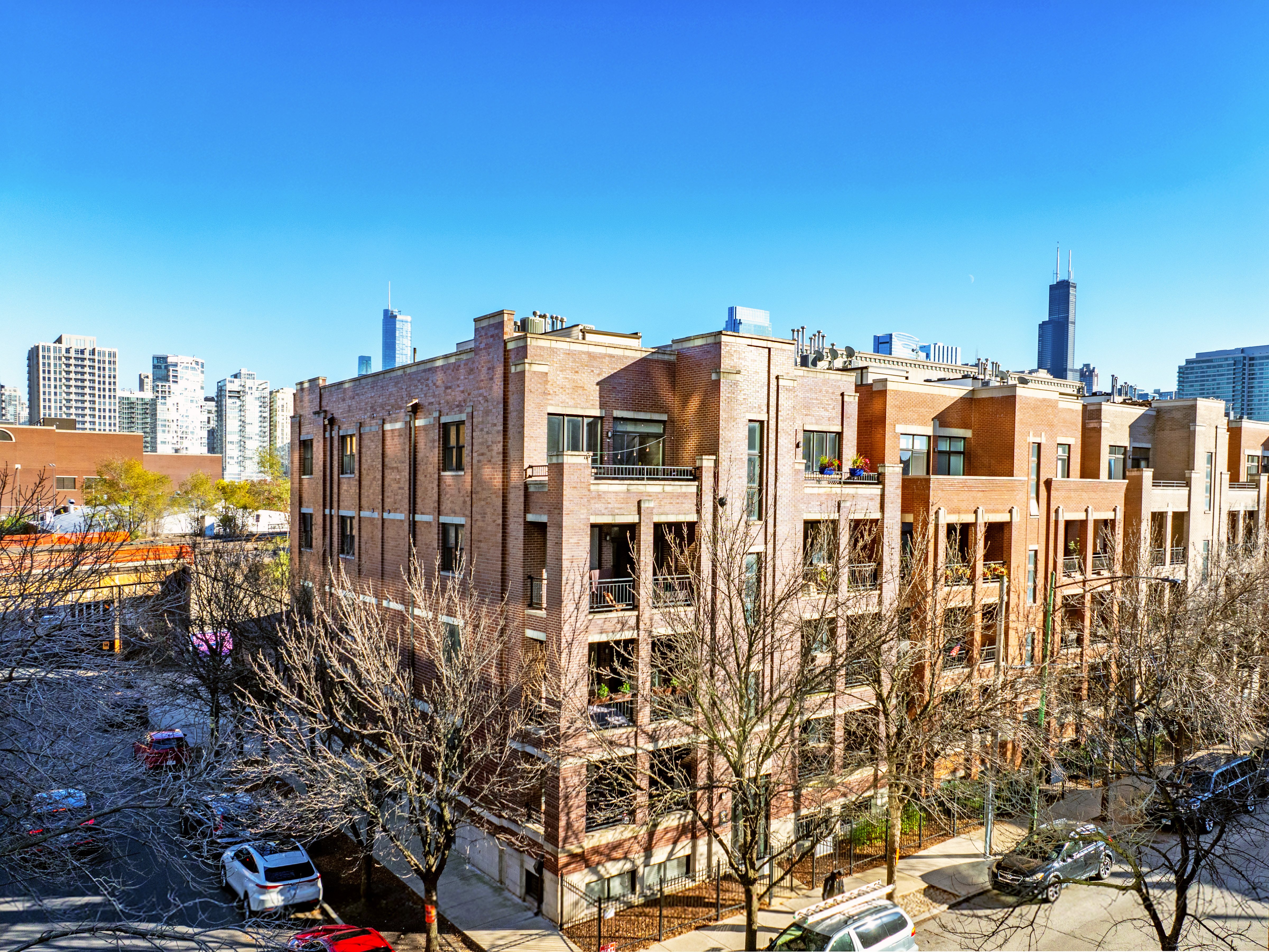 693 N. Peoria Street | Data Room | Revere