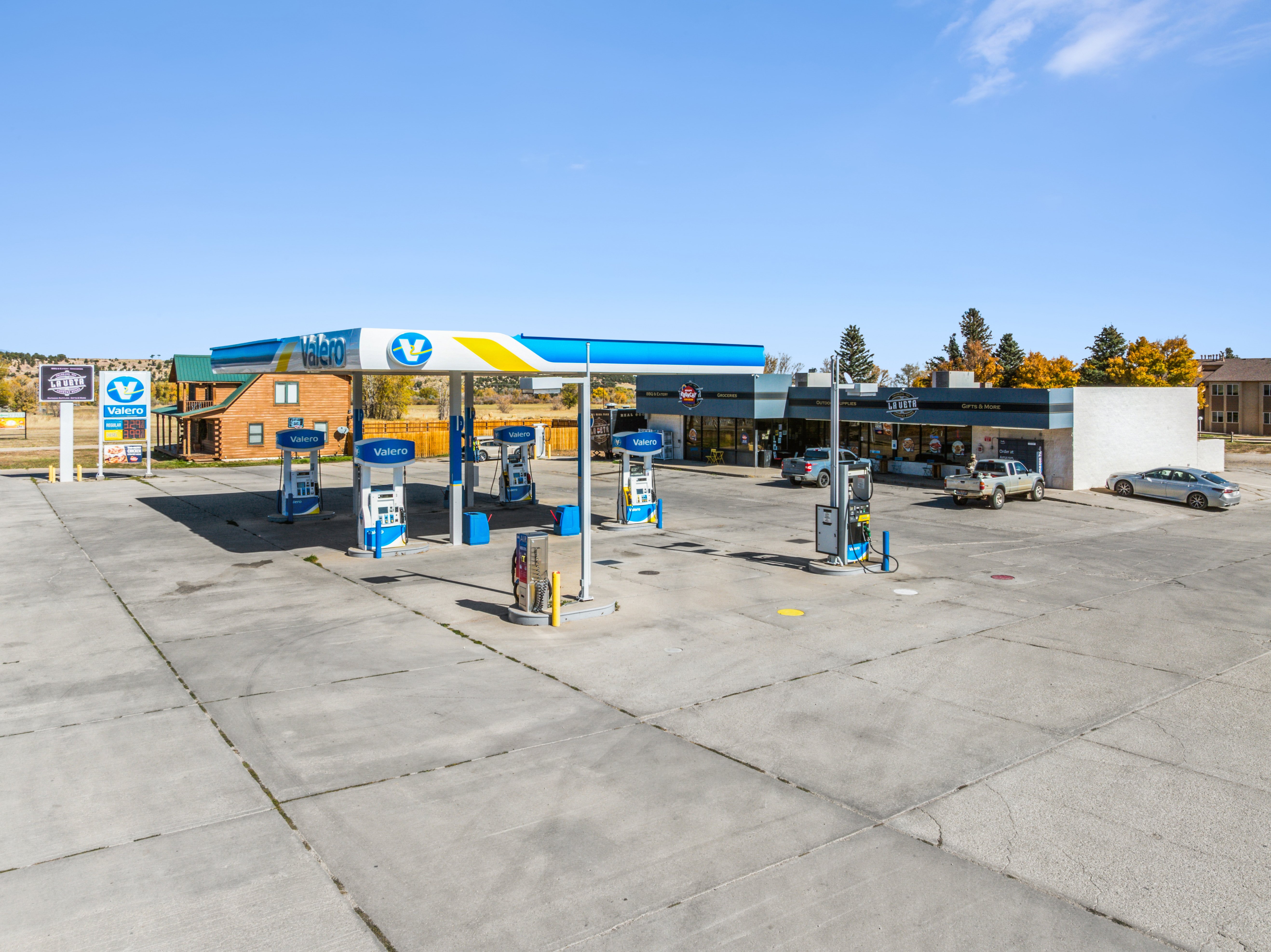 Valero & C-Store | Revere